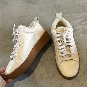 Bottega Veneta leather sneakers size 38